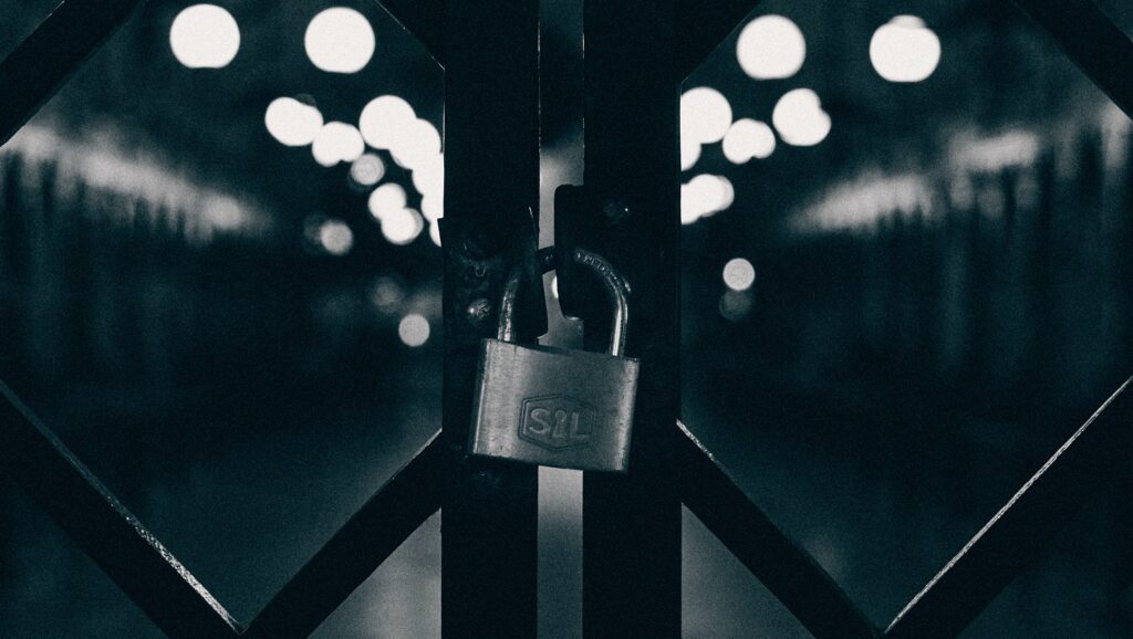Lock Reusable Blocks plugin